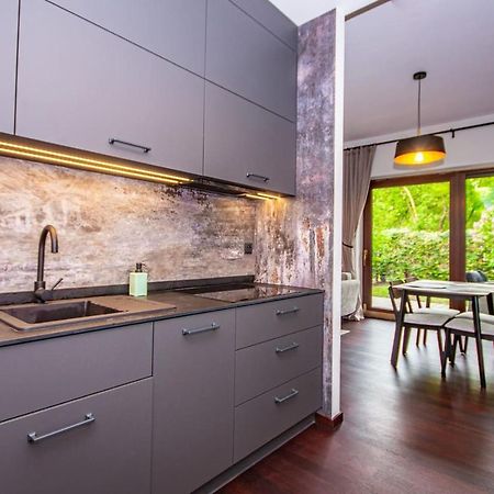Inpoint 2-Bedrooms Apartment With Private Garden And Free Parking Краків Екстер'єр фото