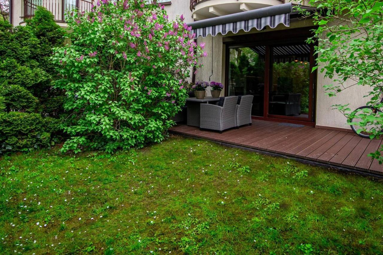 Inpoint 2-Bedrooms Apartment With Private Garden And Free Parking Краків Екстер'єр фото