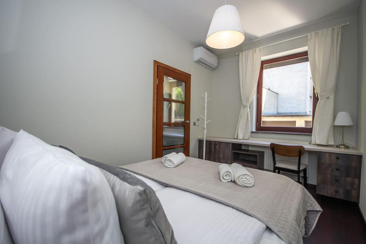 Inpoint 2-Bedrooms Apartment With Private Garden And Free Parking Краків Екстер'єр фото