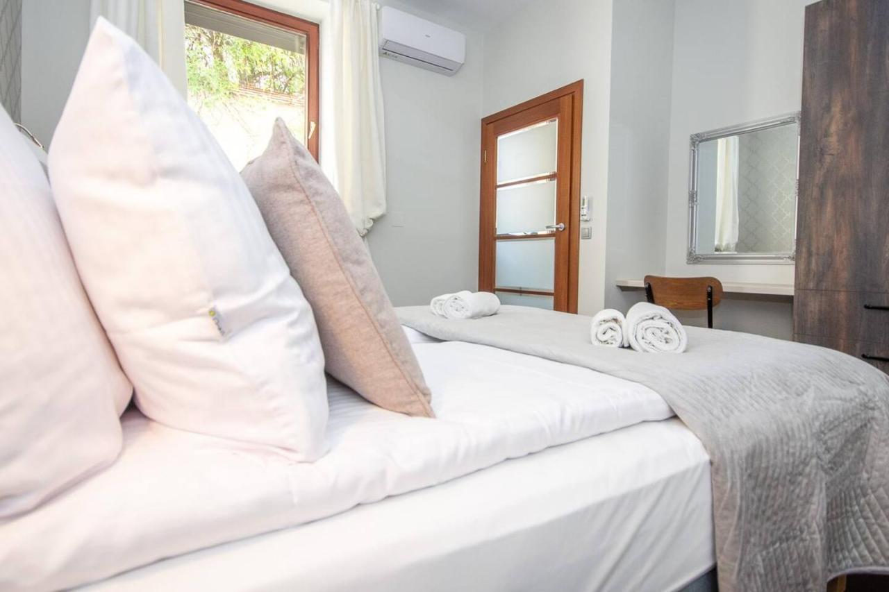 Inpoint 2-Bedrooms Apartment With Private Garden And Free Parking Краків Екстер'єр фото